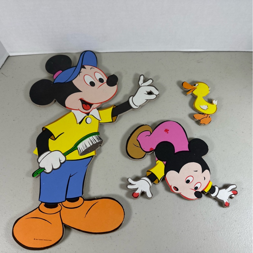 Vintage Mickey Mouse wall hanging 3 Of The Original 5 Pieces. Bath time theme.